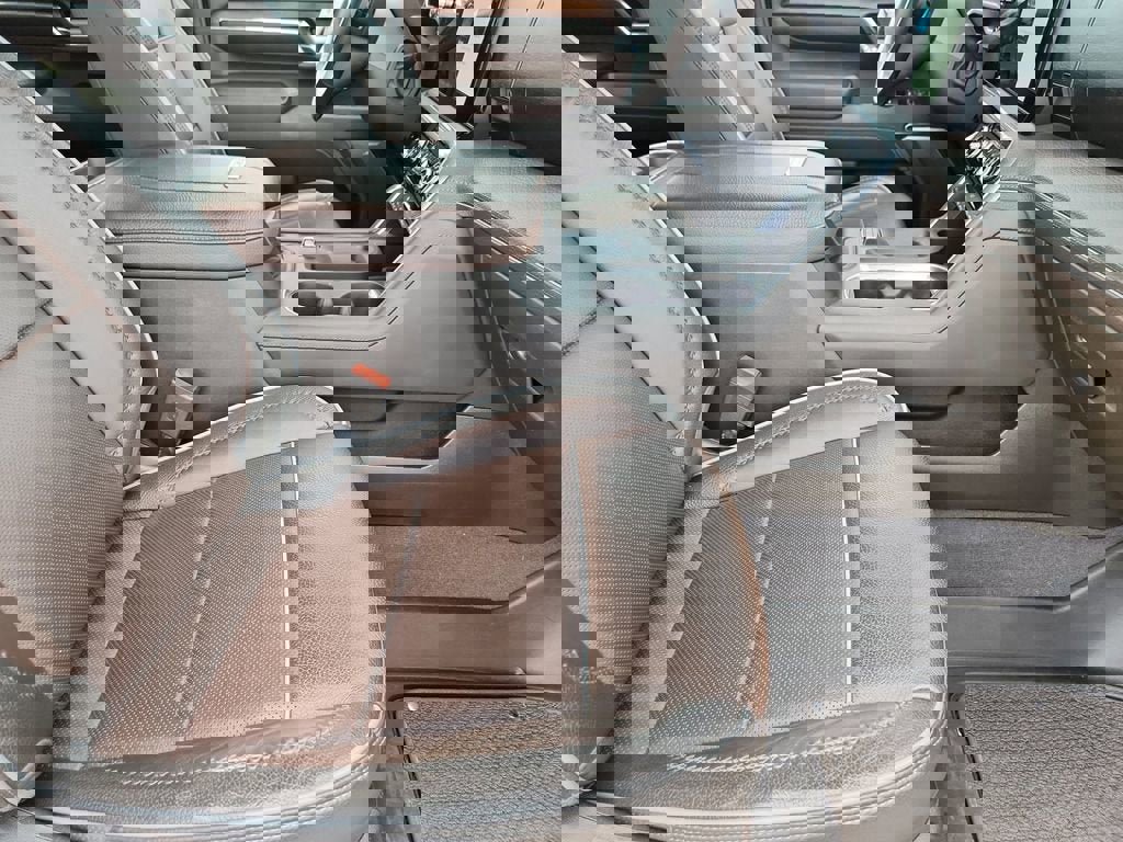 Used 2024 GMC Sierra 2500 Denali image 15