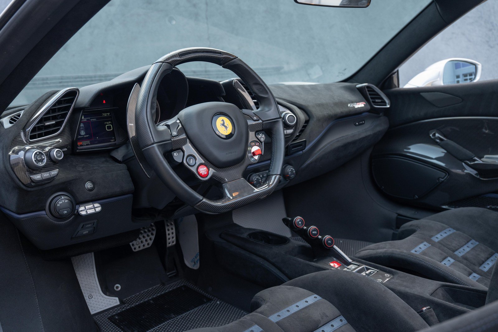 Used 2020 Ferrari 488 Pista Spider RWD image 33