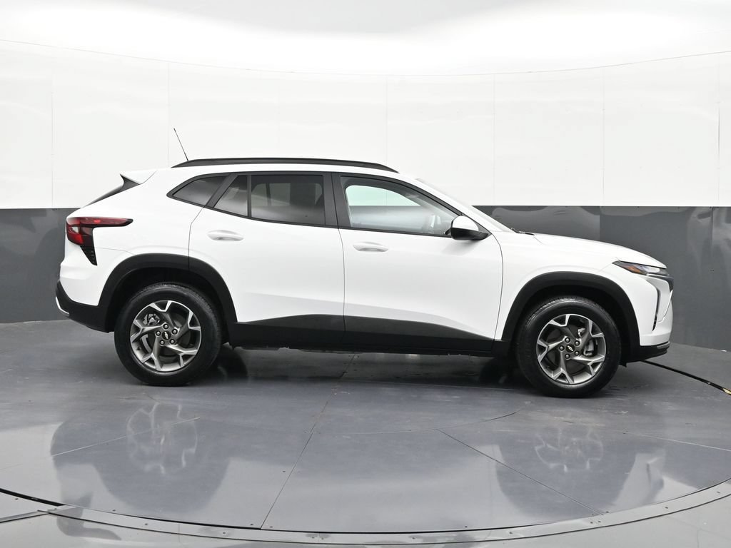 Certified 2025 Chevrolet Trax LT FWD image 6