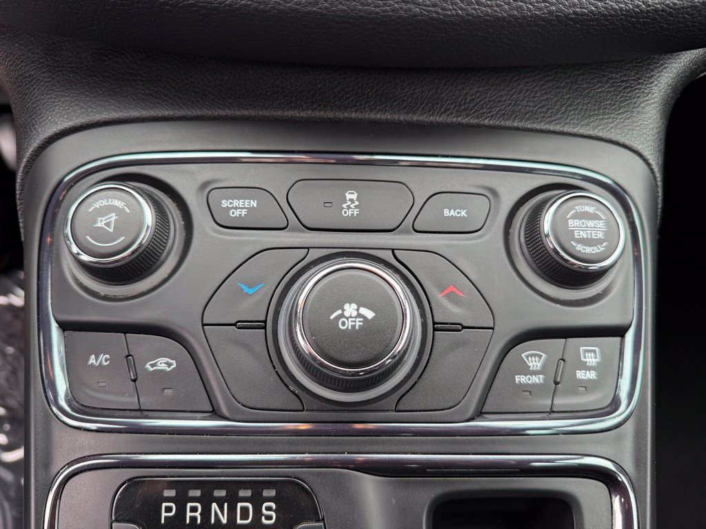 Used 2016 Chrysler 200 S w/ Navigation & Sound Group I FWD image 30