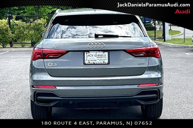 Used 2023 Audi Q3 2.0T Premium w/ Convenience Package AWD/4WD image 4