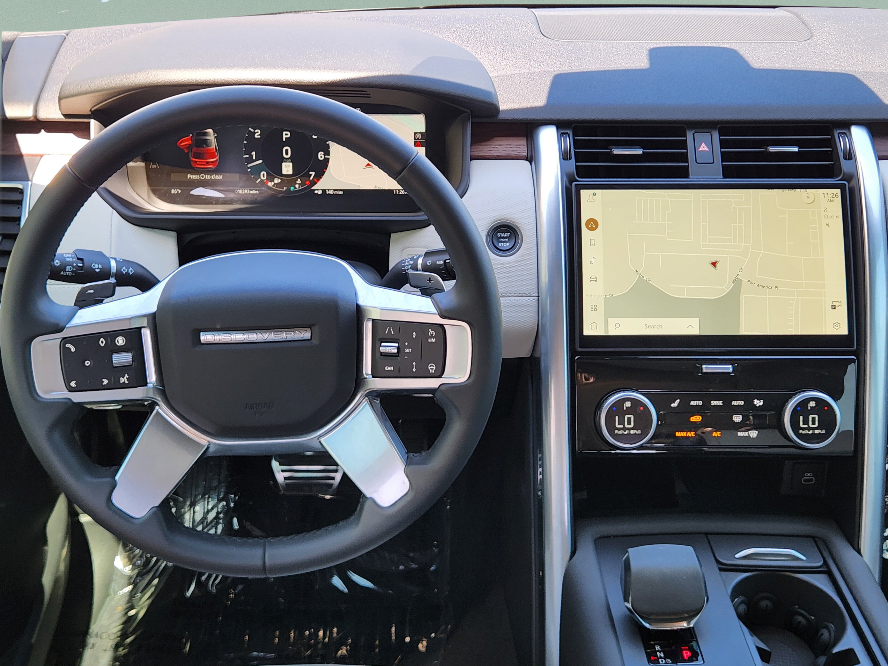 Certified 2024 Land Rover Discovery Dynamic SE AWD/4WD image 25