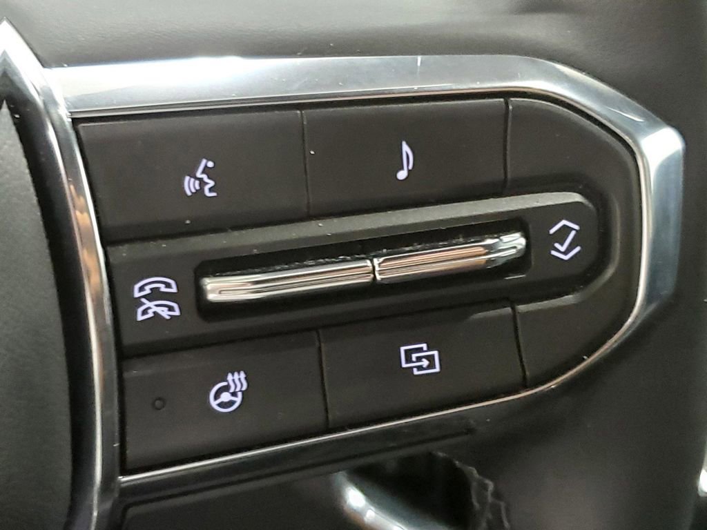 Used 2025 GMC Acadia Elevation image 30