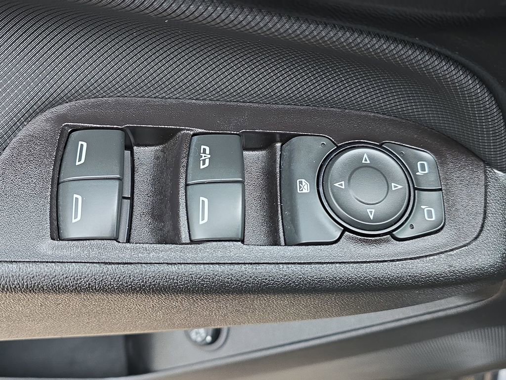 Used 2022 Chevrolet Equinox RS w/ Infotainment Package FWD image 27