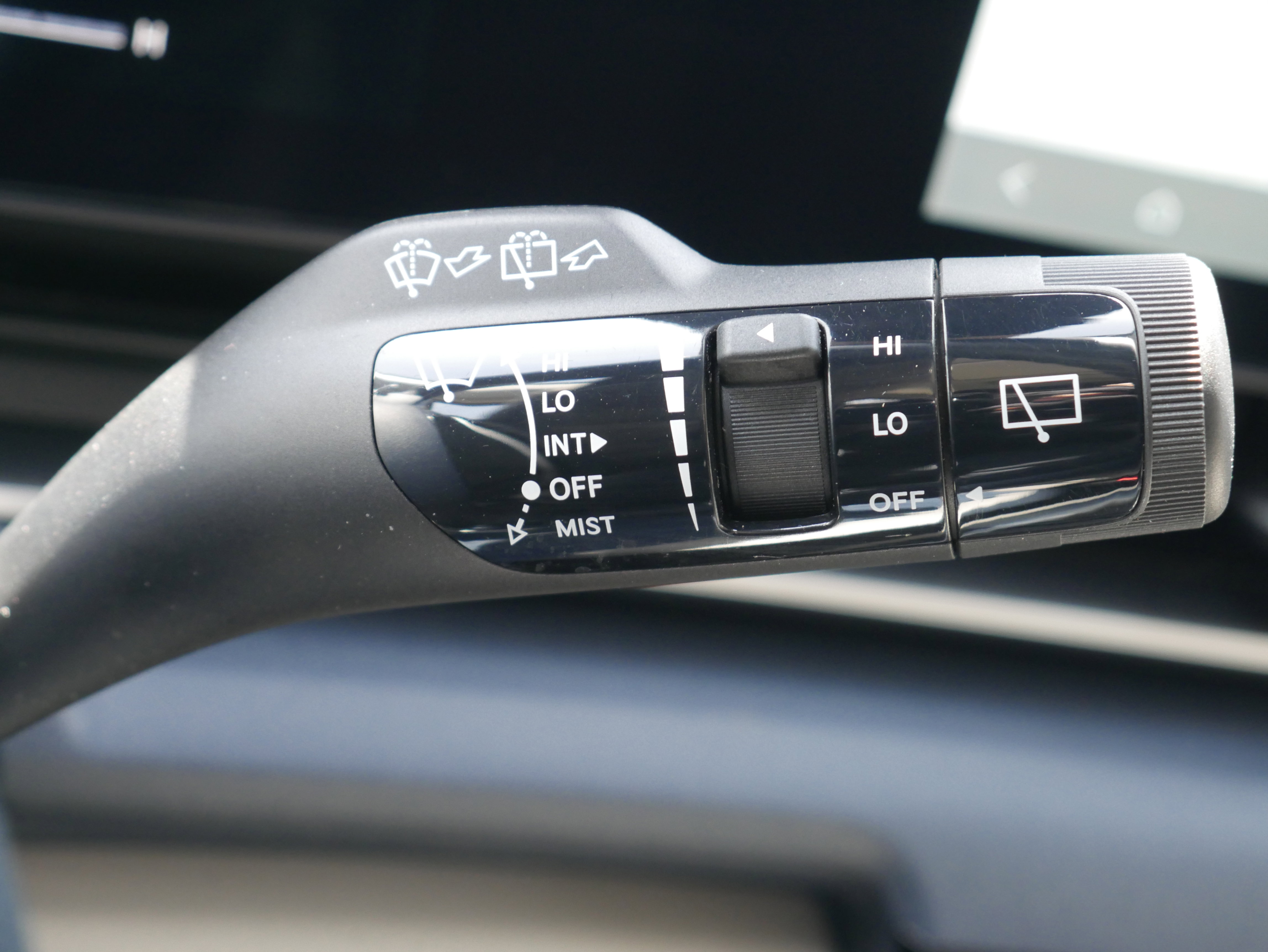 Certified 2025 Kia Carnival EX image 30