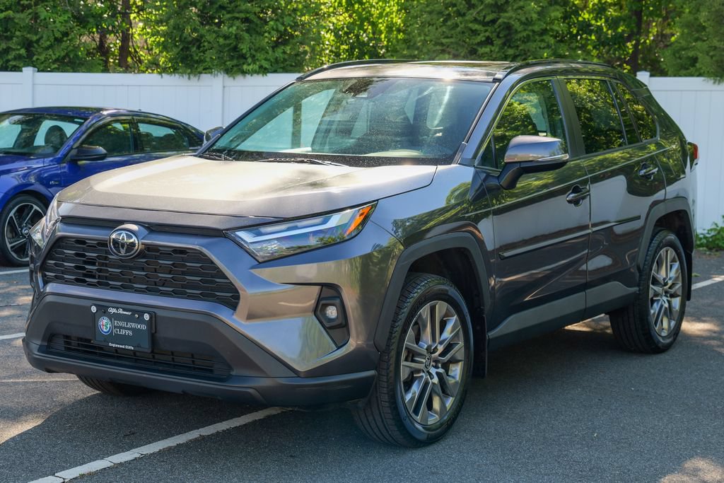 Used 2023 Toyota RAV4 XLE Premium AWD/4WD image 3