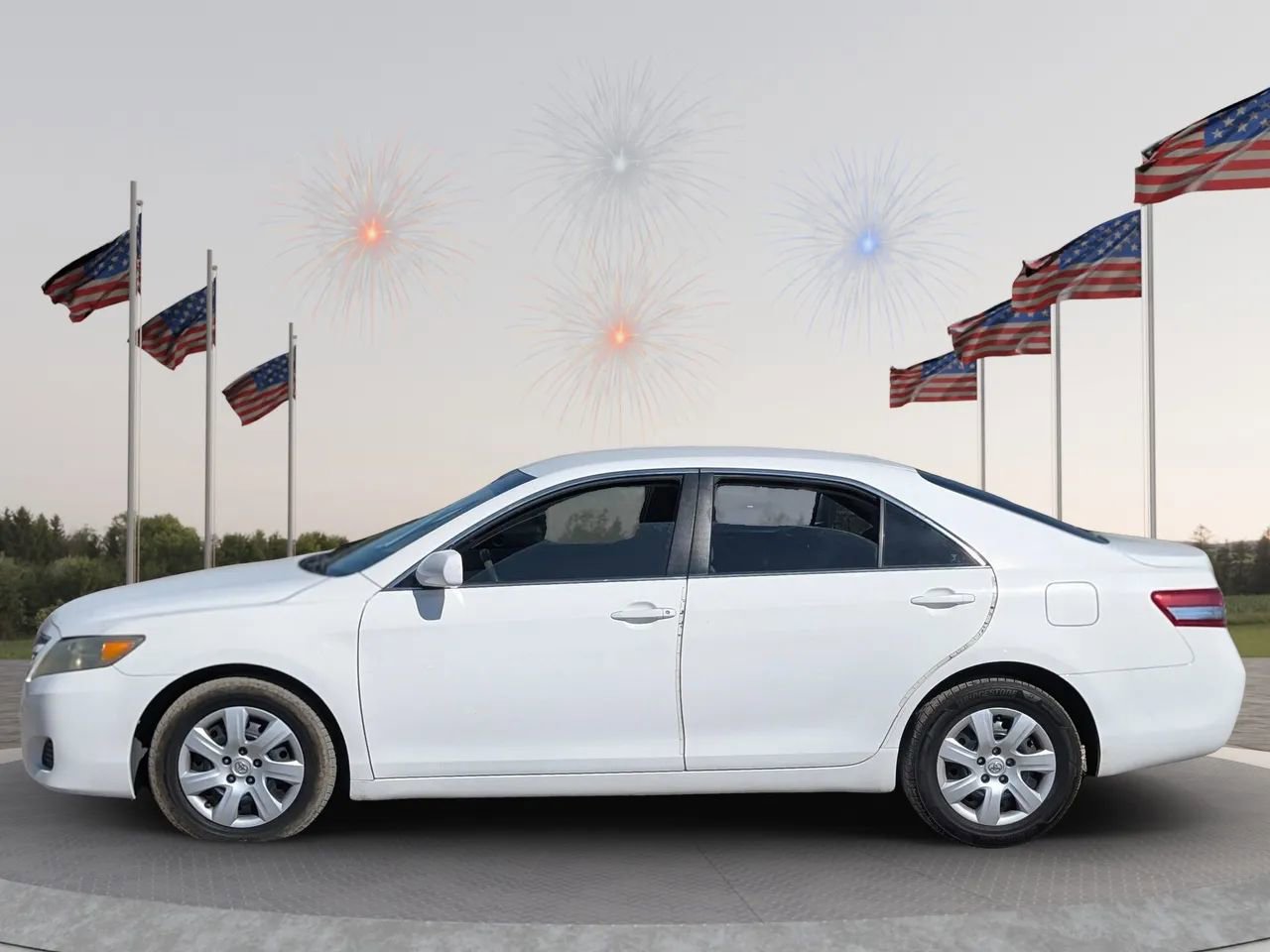 Used 2010 Toyota Camry LE image 4