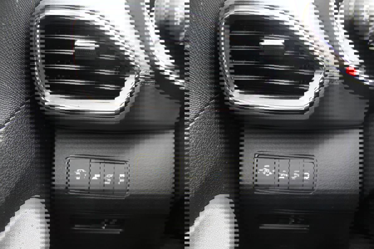 Used 2022 Hyundai Santa Fe SEL w/ Convenience Package image 29