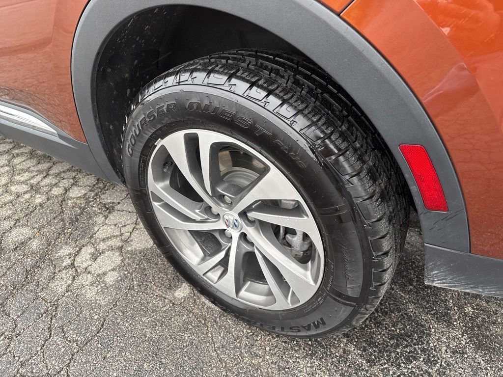 Used 2022 Buick Envision Essence w/ Safety Package image 28