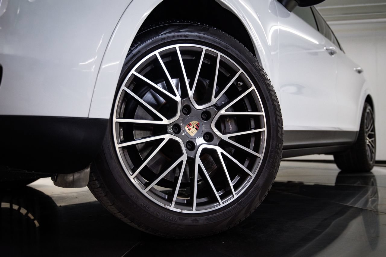 Certified 2023 Porsche Cayenne Coupe AWD/4WD image 12