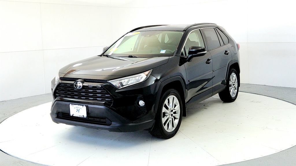 Used 2021 Toyota RAV4 XLE Premium AWD/4WD image 2