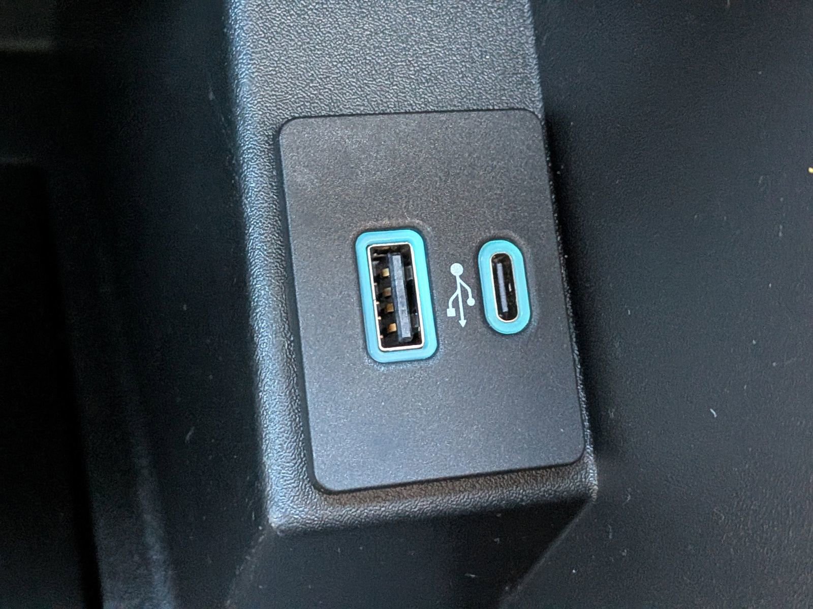 Certified 2024 Ford Edge ST-Line image 28