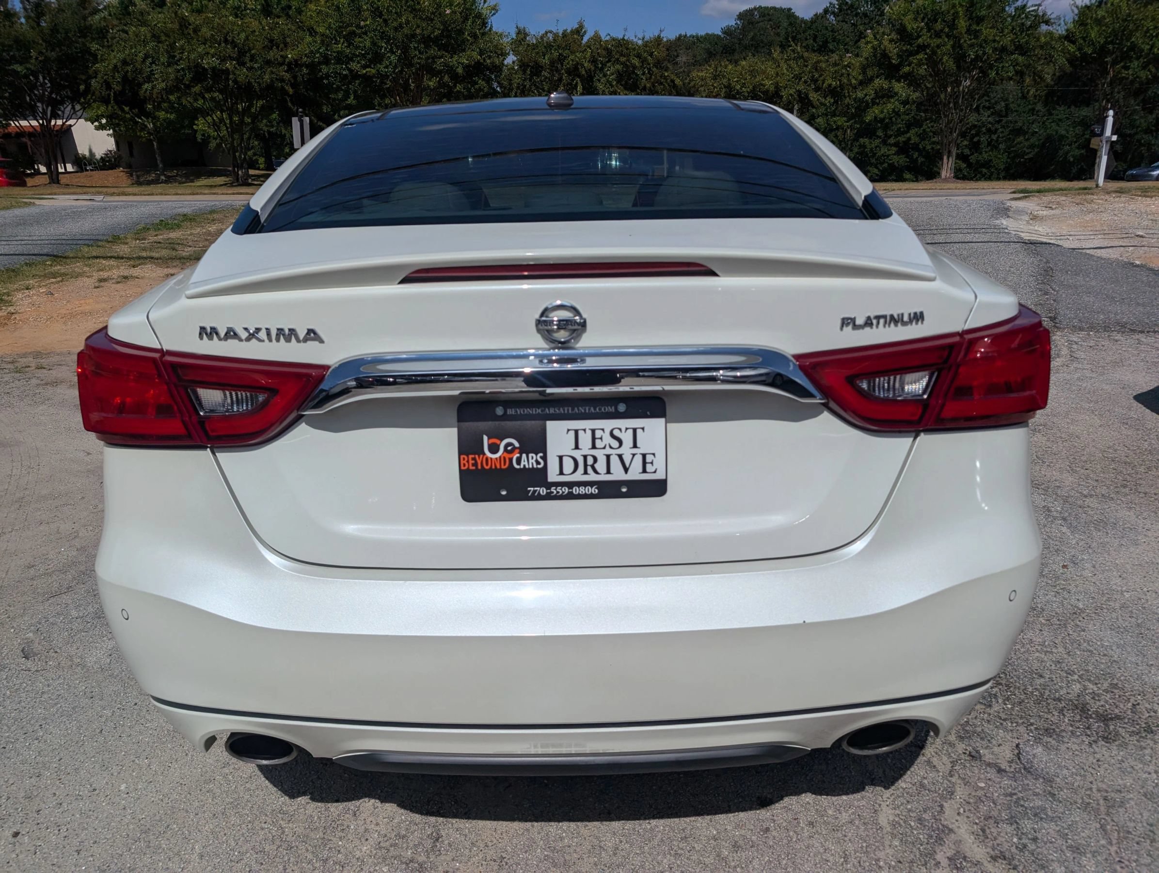 Used 2017 Nissan Maxima Platinum w/ Medallion Package FWD image 6