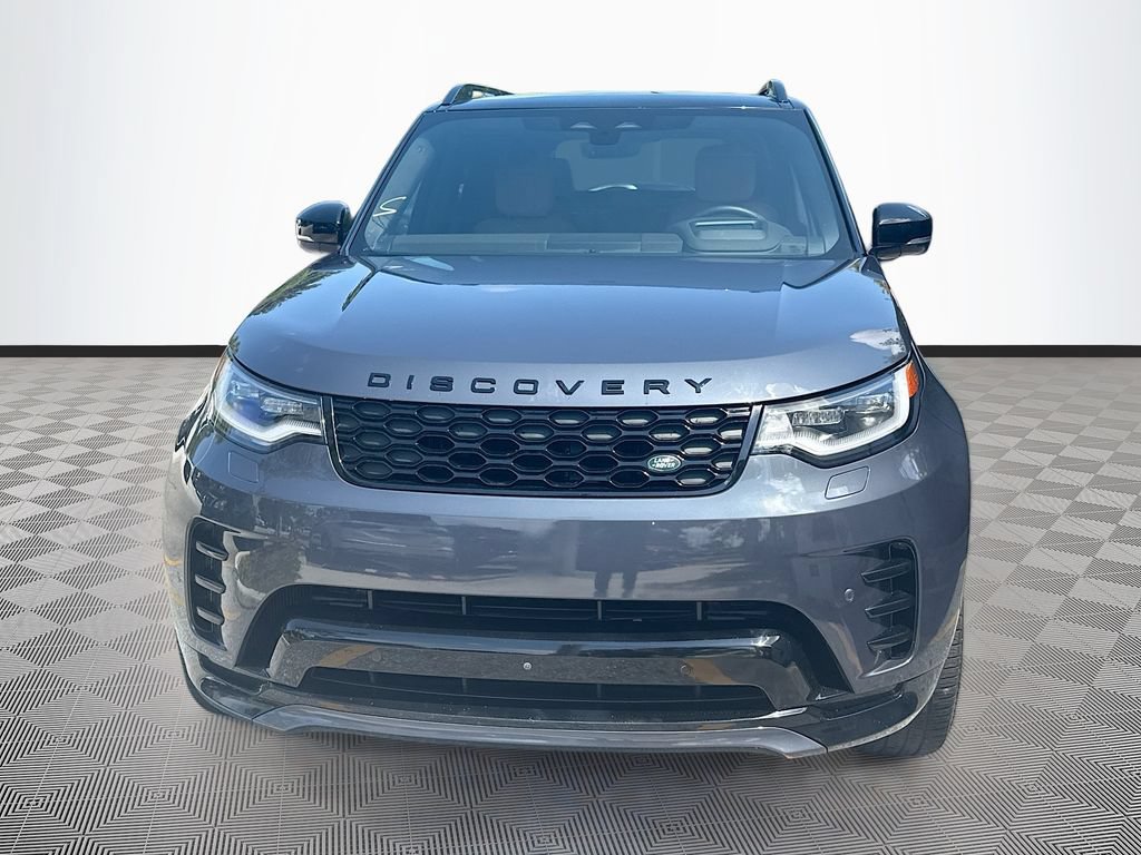 Used 2024 Land Rover Discovery Dynamic SE AWD/4WD image 2