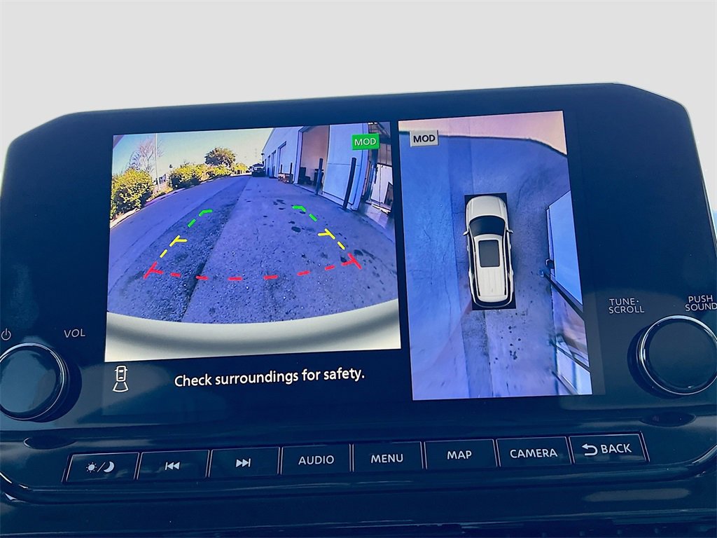 New 2025 Nissan Pathfinder SL image 13