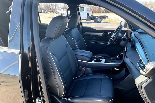 Used 2025 Buick Enclave Preferred image 29