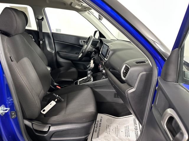 Used 2025 Hyundai Venue SE image 28