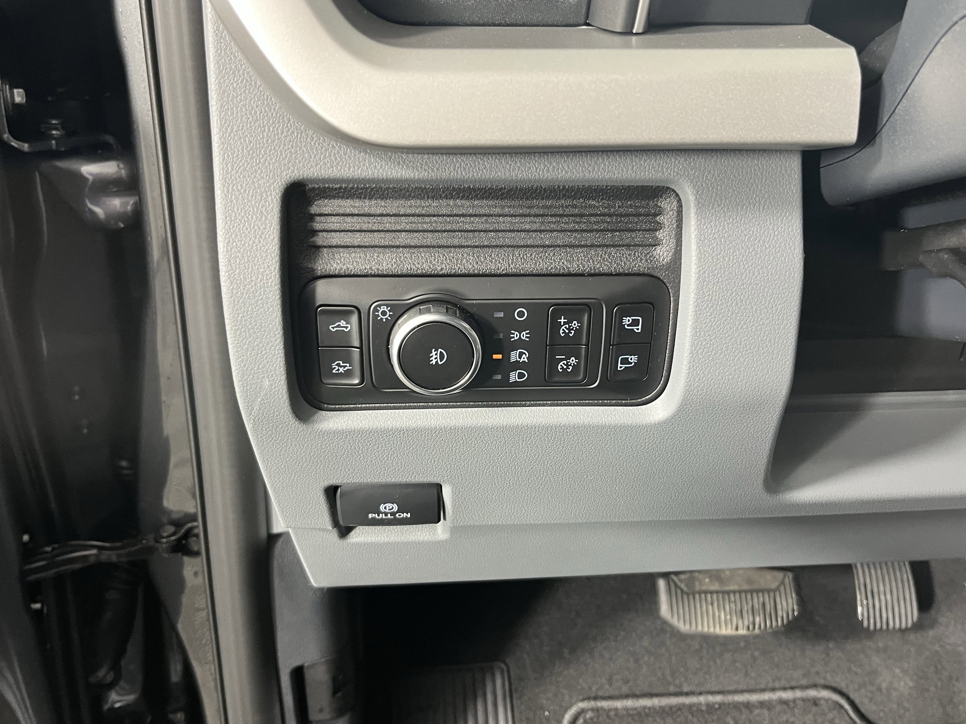 New 2026 Ford F250 XLT w/ XLT Premium Package image 17