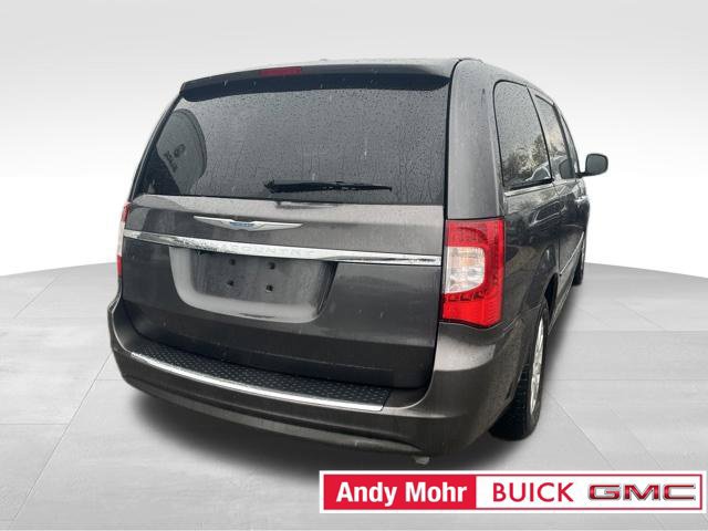 Used 2016 Chrysler Town & Country Touring w/ Driver Convenience Group FWD image 15