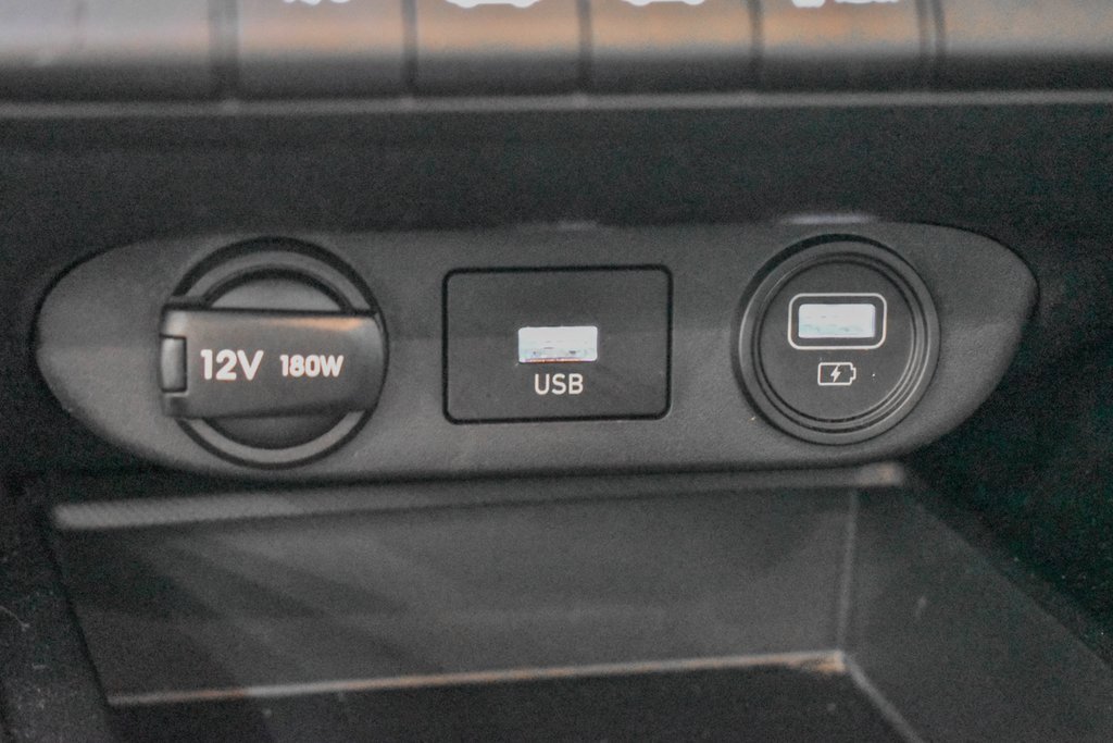 Used 2023 Hyundai Elantra SE w/ Preferred Accessory Package image 23