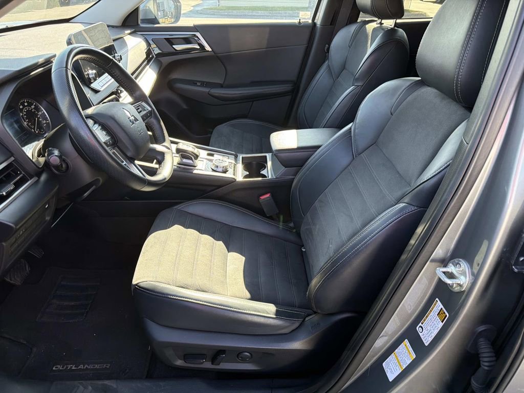 Used 2024 Mitsubishi Outlander SE image 22