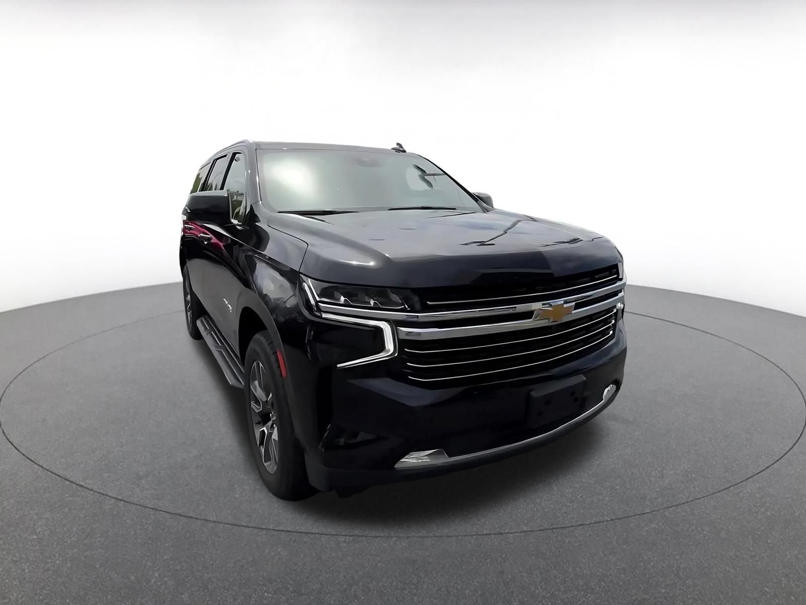 Used 2023 Chevrolet Tahoe LT w/ Luxury Package AWD/4WD image 3