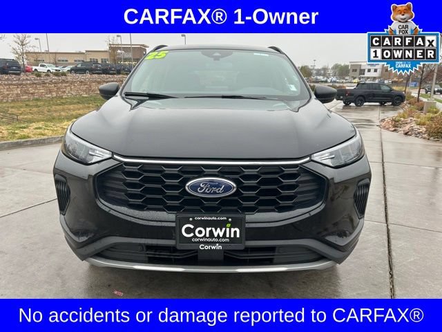 Used 2025 Ford Escape ST-Line AWD/4WD image 2