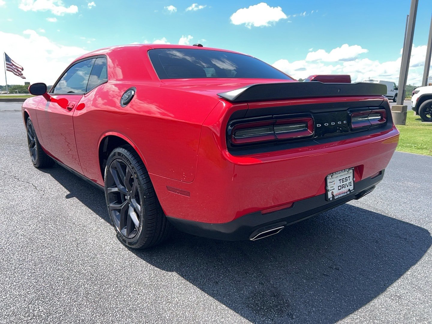 Used 2019 Dodge Challenger SXT w/ Blacktop Package RWD image 7