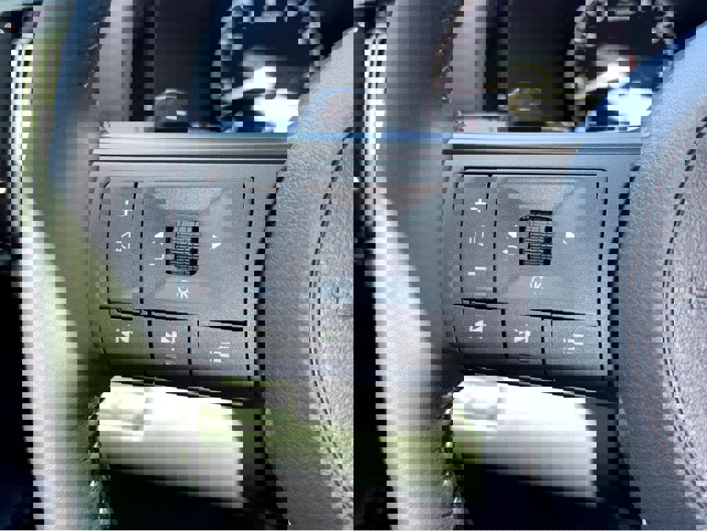 New 2025 Nissan Pathfinder SL w/ Lighting Package (N92) image 22