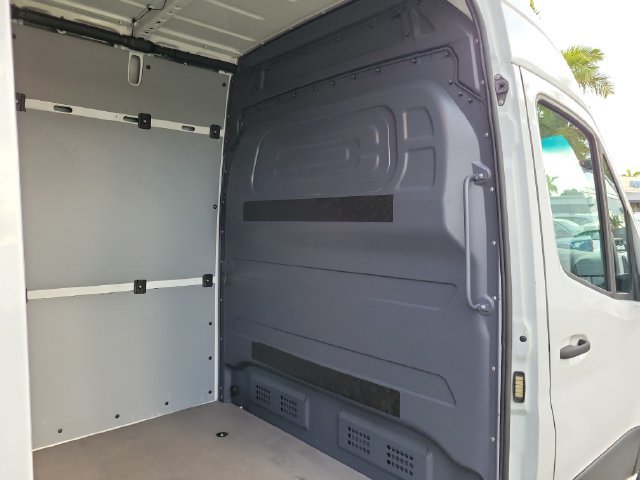 Used 2025 Mercedes-Benz Sprinter 2500 image 8