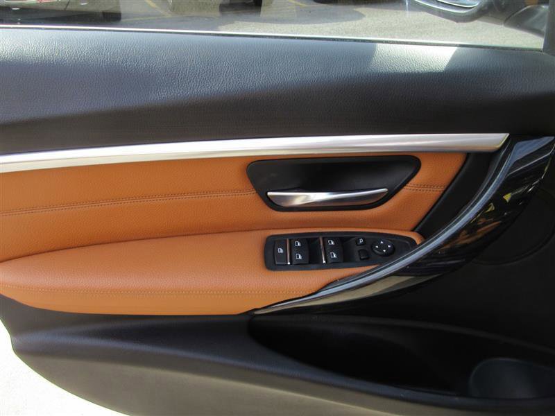 Used 2018 BMW 330i xDrive Sedan w/ Convenience Package image 15