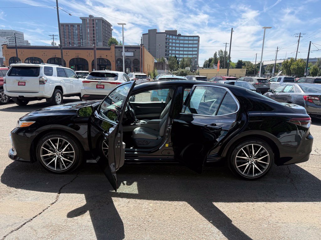 Used 2021 Toyota Camry XLE AWD/4WD image 15