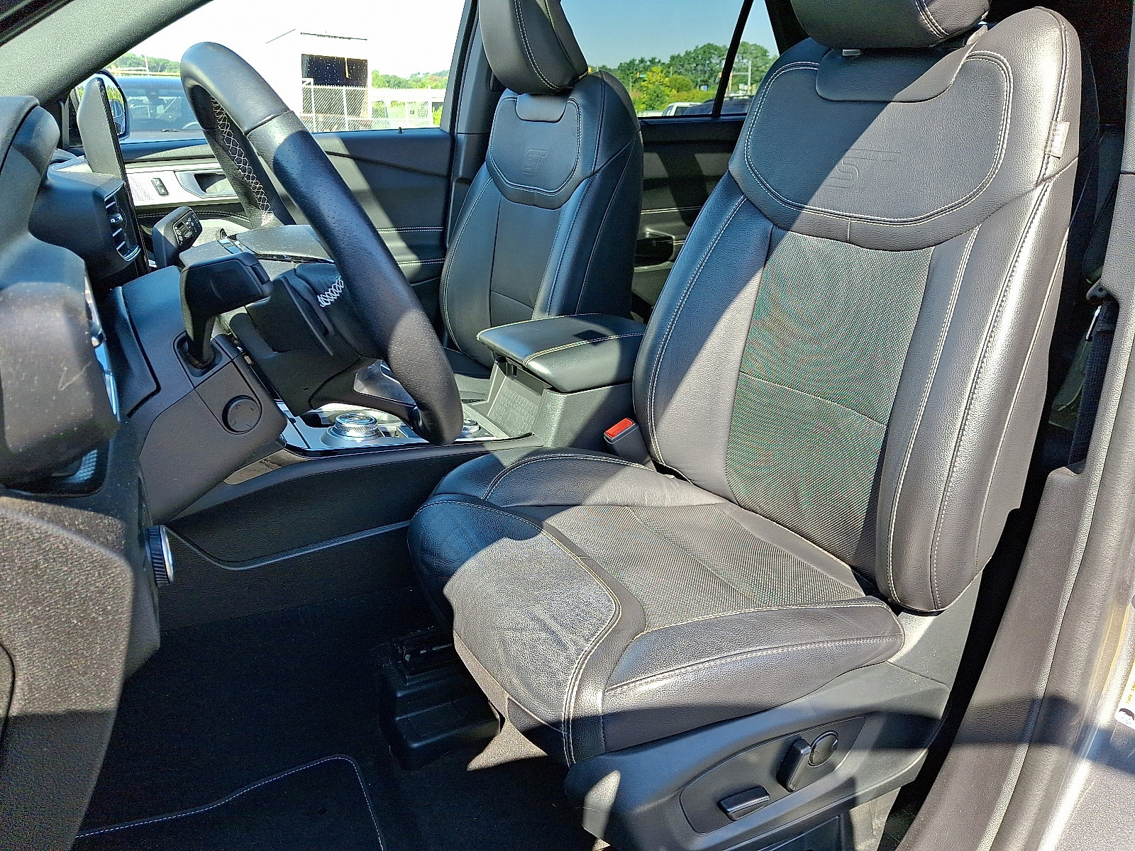 Used 2023 Ford Explorer ST w/ Equipment Group 401A image 15