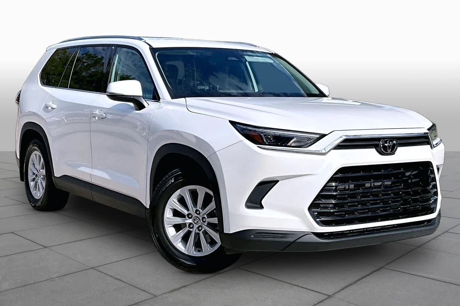 Used 2024 Toyota Grand Highlander AWD image 3