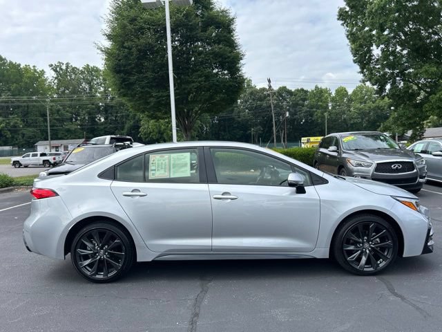 Used 2025 Toyota Corolla SE FWD image 5