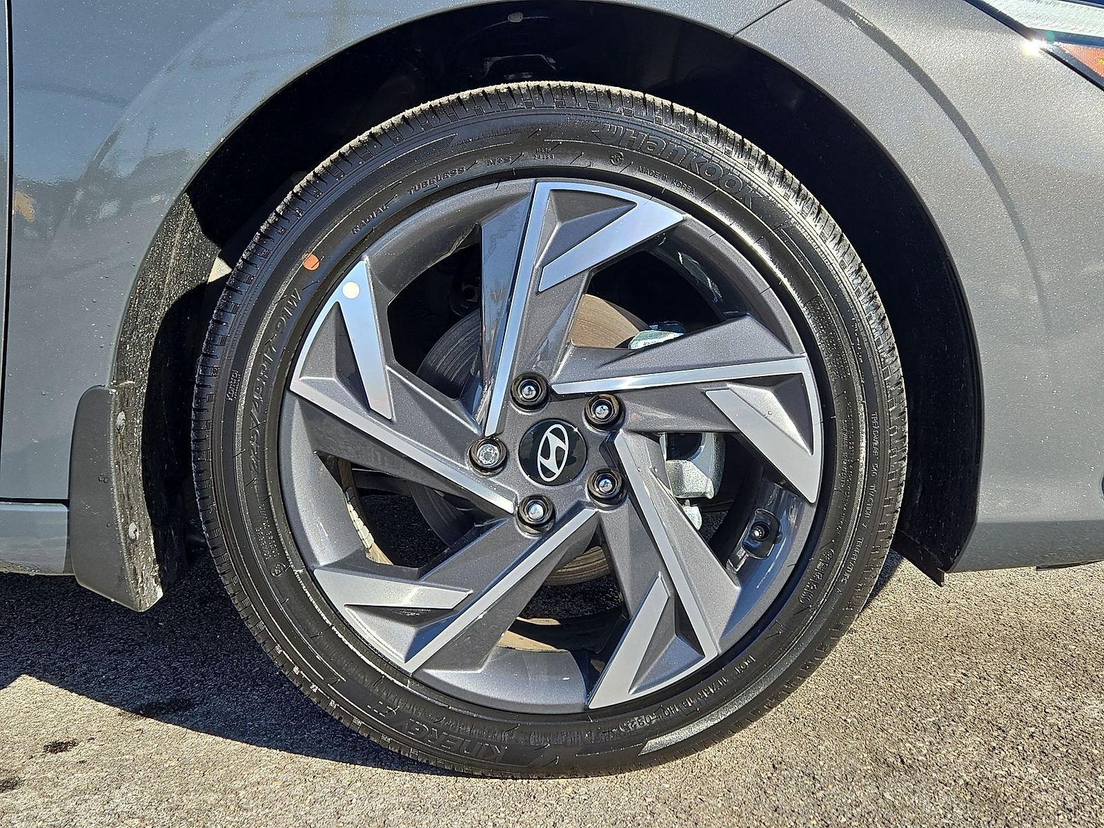 Used 2025 Hyundai Elantra SEL image 33