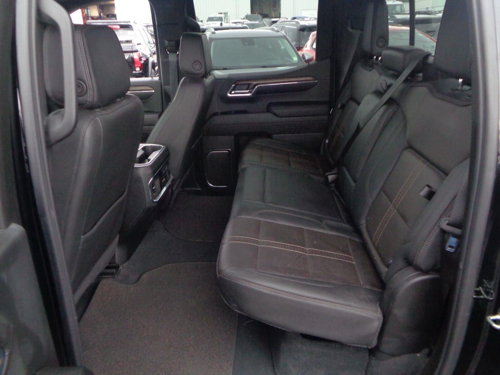 Used 2024 Chevrolet Silverado 1500 High Country w/ Midnight Edition AWD/4WD image 21