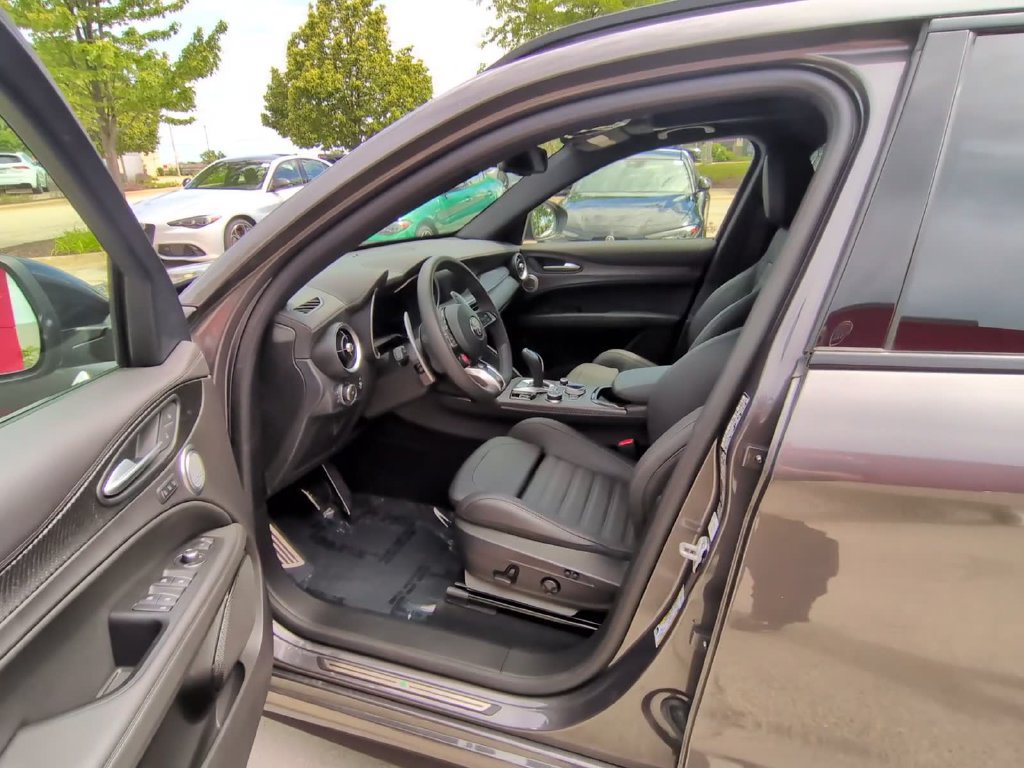 Used 2024 Alfa Romeo Stelvio Quadrifoglio AWD/4WD image 54