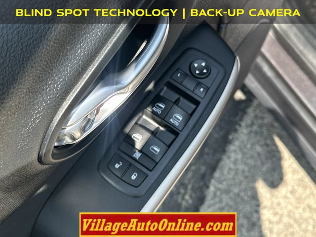 Used 2017 Jeep Cherokee Latitude w/ Comfort/Convenience Group AWD/4WD image 10