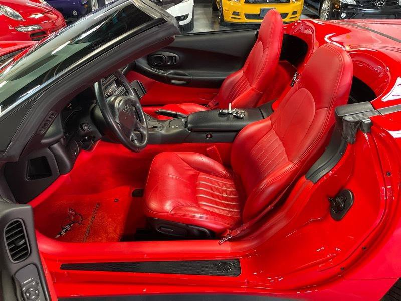Used 2001 Chevrolet Corvette Convertible RWD image 26