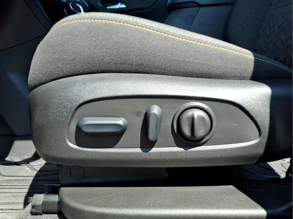 Certified 2024 Chevrolet Equinox LT w/ LPO, Floor Liner Package FWD image 19