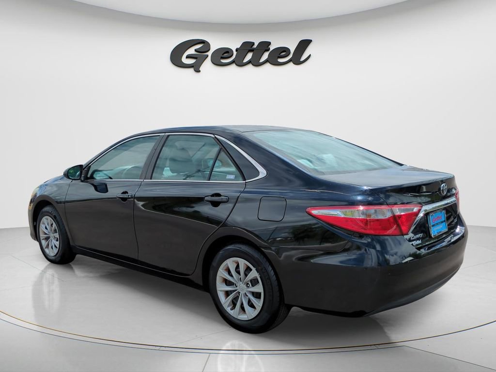 Used 2015 Toyota Camry LE FWD image 13