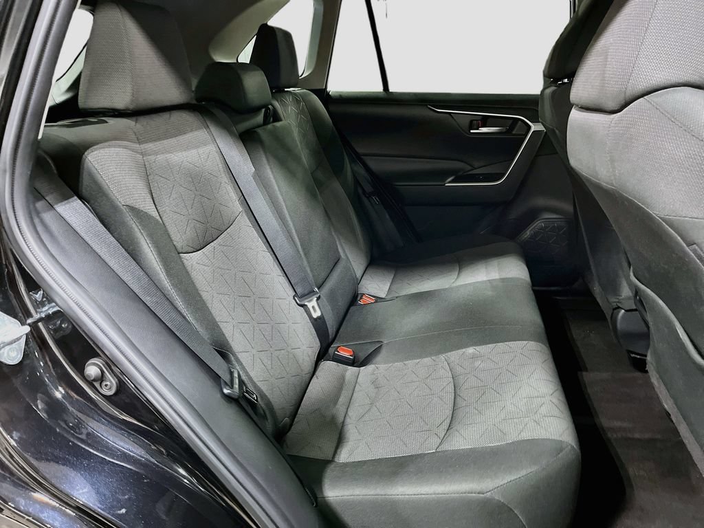 Used 2024 Toyota RAV4 XLE FWD image 31