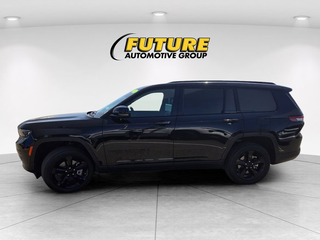 Used 2023 Jeep Grand Cherokee L Laredo AWD/4WD image 7
