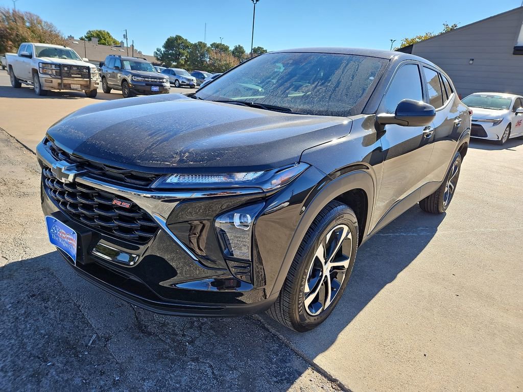 Used 2025 Chevrolet Trax RS w/ Driver Confidence Package image 4