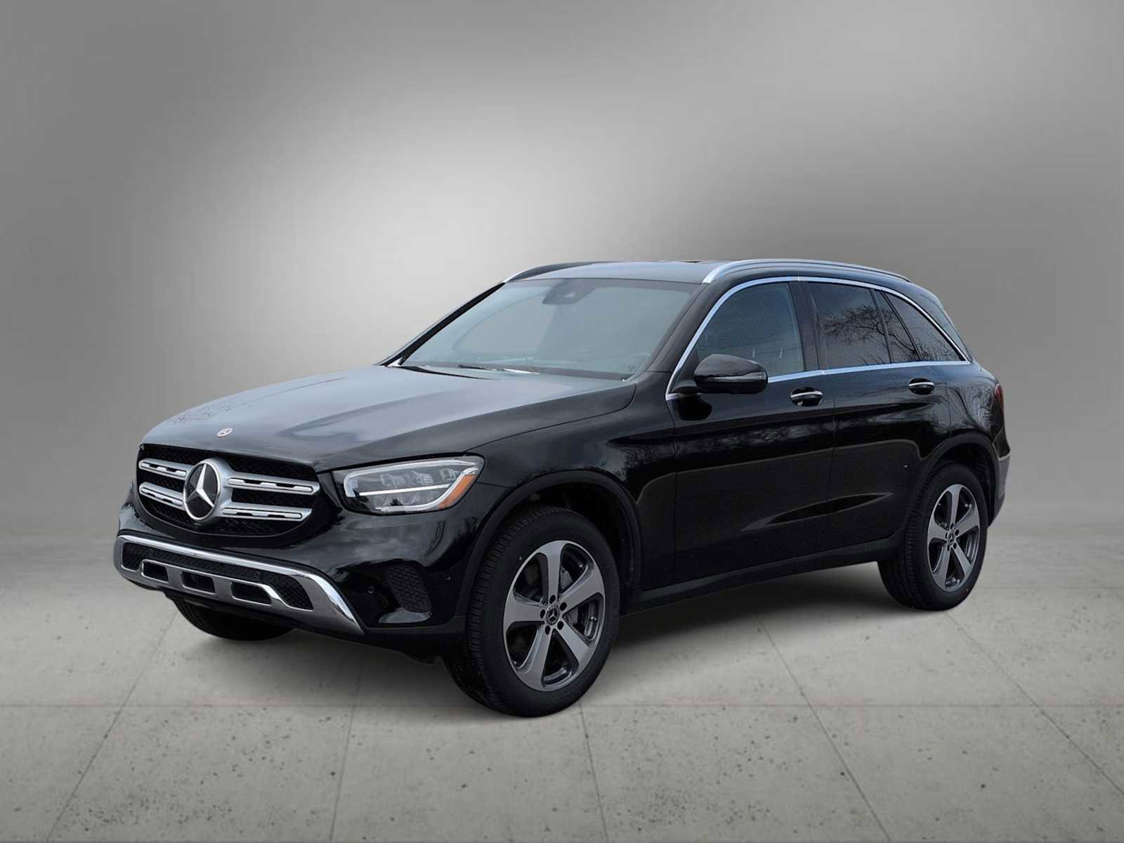 Used 2022 Mercedes-Benz GLC 300 4MATIC image 4