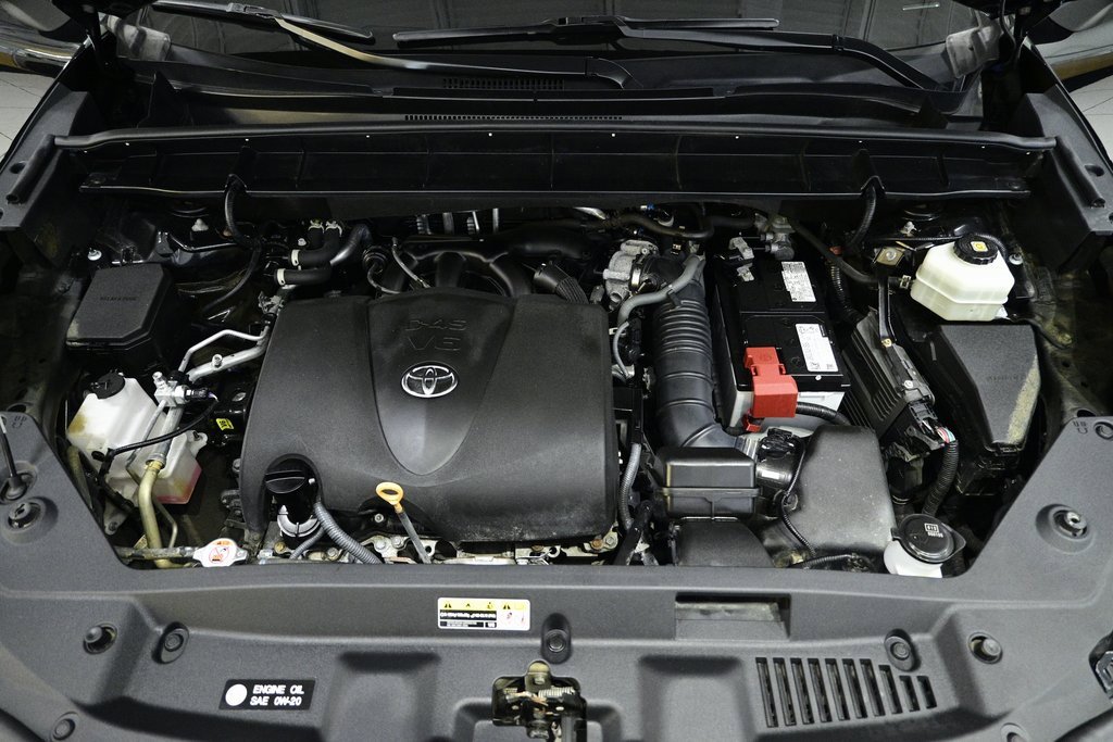 Used 2022 Toyota Highlander XLE image 10