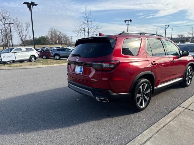 Certified 2025 Honda Pilot Touring image 4