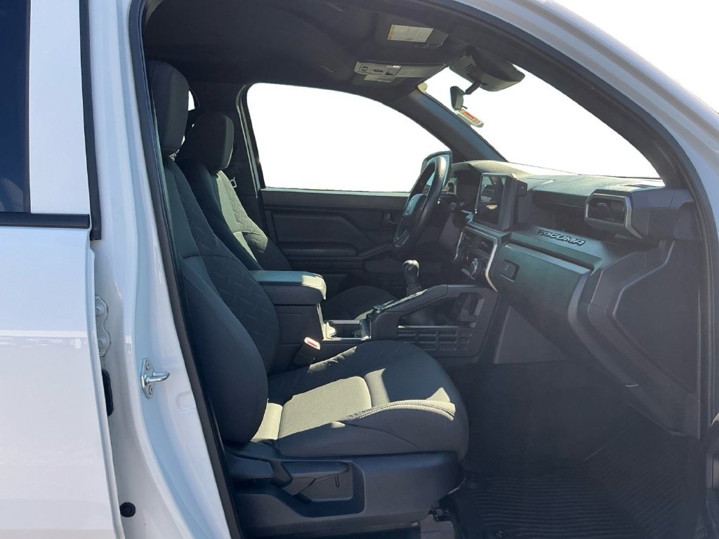Used 2024 Toyota Tacoma SR w/ SR Upgrade Package AWD/4WD image 22