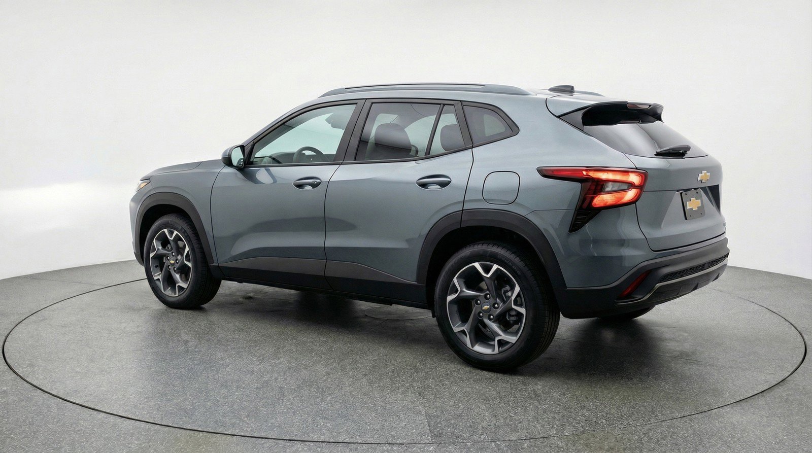 Used 2025 Chevrolet Trax LT w/ LT Convenience Package FWD image 6